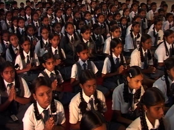 இடமிருந்தாதானே...