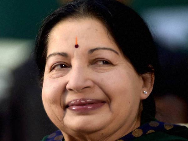உயர்நிலைப் பள்ளிகளில் ஸ்மார்ட் வகுப்பறை: முதல்வர் ஜெயலலிதா அறிவிப்பு!! உயர்நிலைப் பள்ளிகளில் ஸ்மார்ட் வகுப்பறை: முதல்வர் ஜெயலலிதா அறிவிப்பு!!