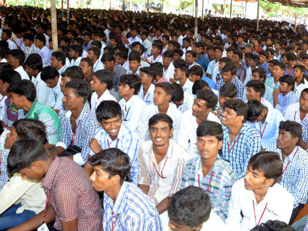 உயர்நிலை, மேல்நிலைப்பள்ளி மாணவர்கள்