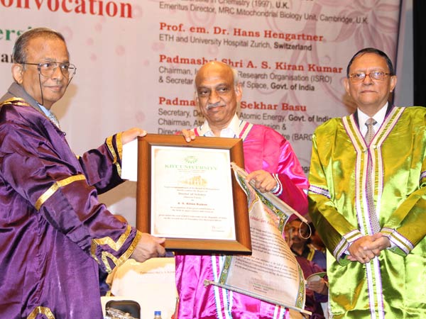 விண்வெளித்துறையில் சாதனை