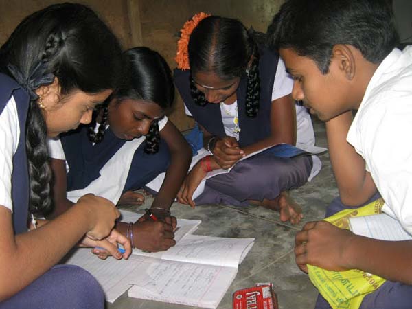 அதிகாரிகளின் அலட்சியப் போக்கு
