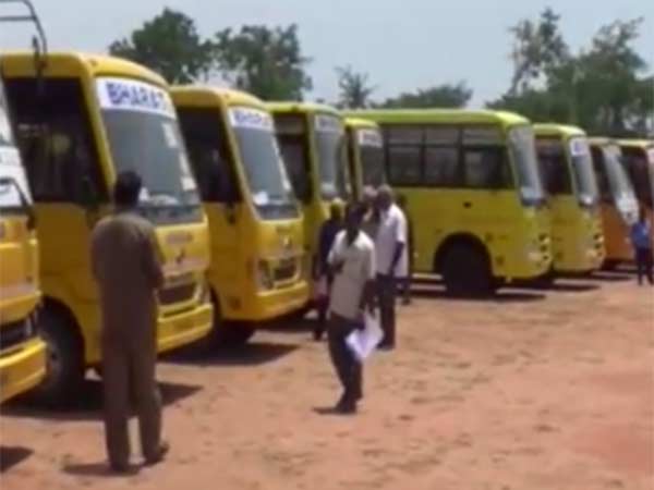 பள்ளி வாகனங்களில் ஆய்வு