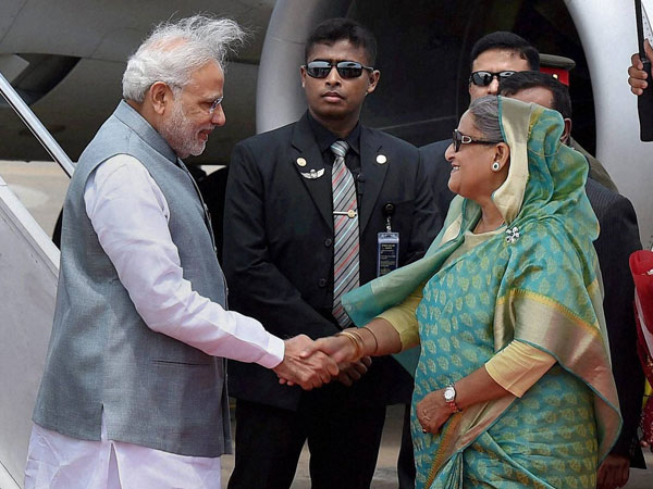 1. எந்தநாட்டு தலைவரை கௌரவிக்க தில்லியிலுள்ள முக்கியமான சாலைக்கு அவருடைய பெயர் வைக்கப்படுகிறது?