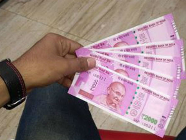 9. பணமசோதா எந்த அவையில் மட்டுமே அறிமுகப்படுத்தப்படுத்த முடியும் ?