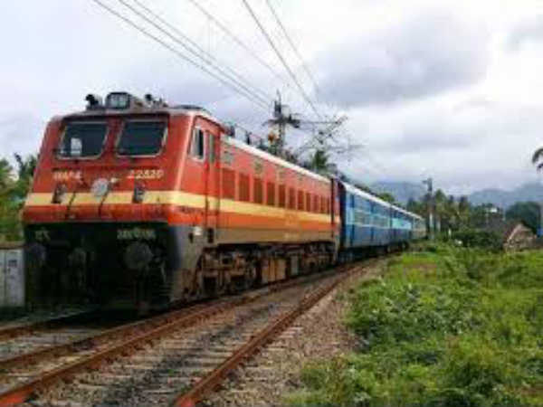 1. உலகிலேயே அதிவேகத்தில் பறக்கும் ரயிலை தயாரிக்கவுள்ள நாடு எது ?