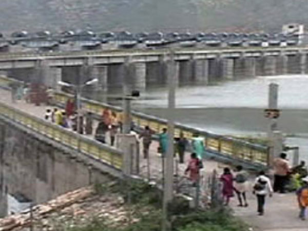 4. ஆந்திரா- தமிழ்நாடு கிருஷ்ணா நதி நீர் திட்ட ஒப்பந்தம் கைஎழுத்தான ஆண்டு?
