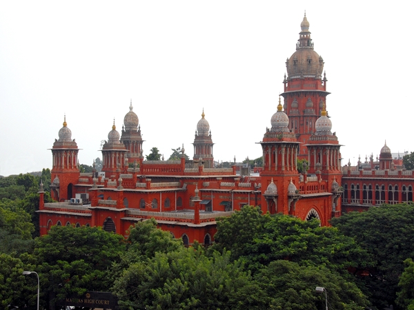 உயர் நீதிமன்றத்தில் வழக்கு :
