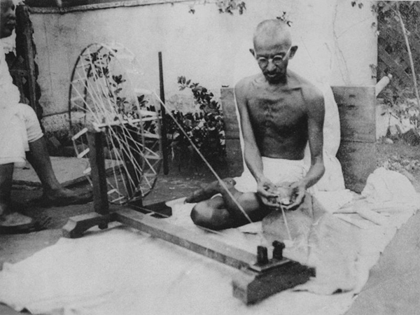 7. காந்தி இந்திய தேசிய காங்கிரஸில் எந்த வருடம் தலைவராக இருந்தார்?