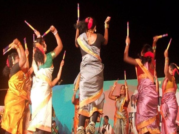 கேள்வி 8: பின்னல் கோலாட்டம் எந்த மாநிலத்தின் பாரம்பரிய நாட்டுப்புற நடனம் ?
