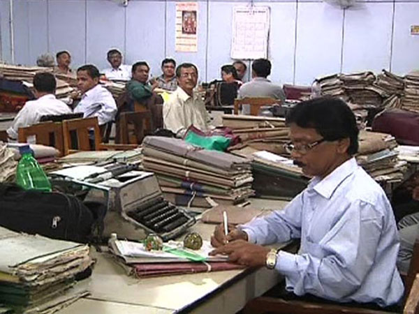 ஊழல் புகார்கள்