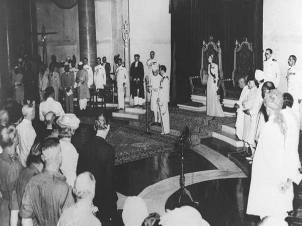 1947, ஆகஸ்ட் 15