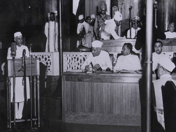 நள்ளிரவில், சுதந்திர தேசம்