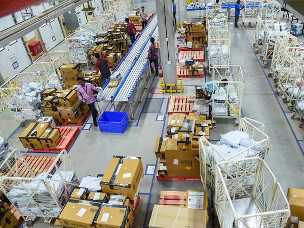 60,000 மேற்பட்ட முழு நேரப் பணியாளர்கள்