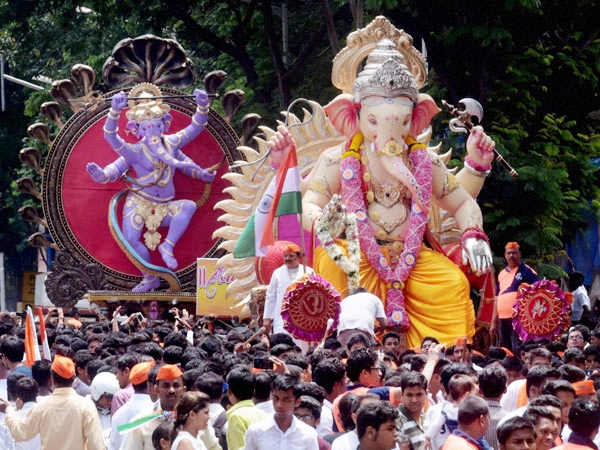 கொண்டாடும் முறை