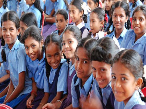 விடுமுறையில் சிறப்பு வகுப்பு நடத்தும் பள்ளிகளுக்கு கடும் எச்சரிக்கை! விடுமுறையில் சிறப்பு வகுப்பு நடத்தும் பள்ளிகளுக்கு கடும் எச்சரிக்கை!