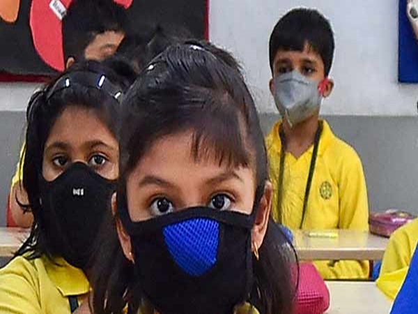 Corona Lockdown: பள்ளி, கல்லூரிகள் திறந்தால் என்ன கட்டுப்பாடுகள் விதிக்கப்படும்? Corona Lockdown: பள்ளி, கல்லூரிகள் திறந்தால் என்ன கட்டுப்பாடுகள் விதிக்கப்படும்?