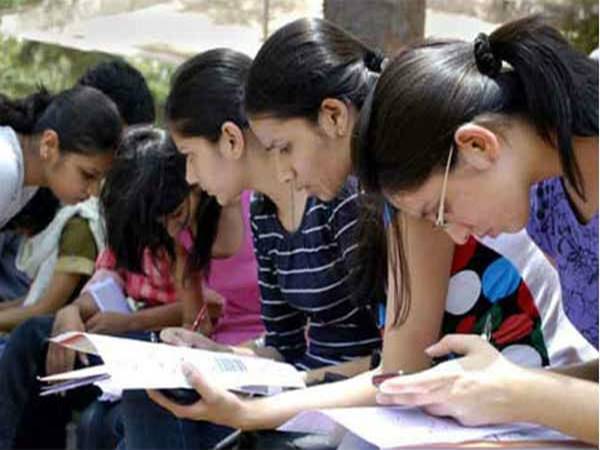 திட்டமிட்டபடி தேர்வுகள் நடக்கும்