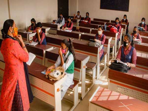 பொது மக்களிடையே கருத்துக் கேட்பு