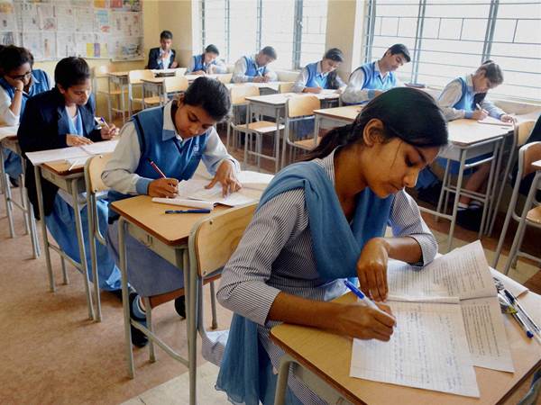 CBSE: சிபிஎஸ்இ மாணவர்கள் கவனத்திற்கு! 10, 12ம் வகுப்பு பொதுத் தேர்வு தேதி அறிவிப்பு! CBSE: சிபிஎஸ்இ மாணவர்கள் கவனத்திற்கு! 10, 12ம் வகுப்பு பொதுத் தேர்வு தேதி அறிவிப்பு!