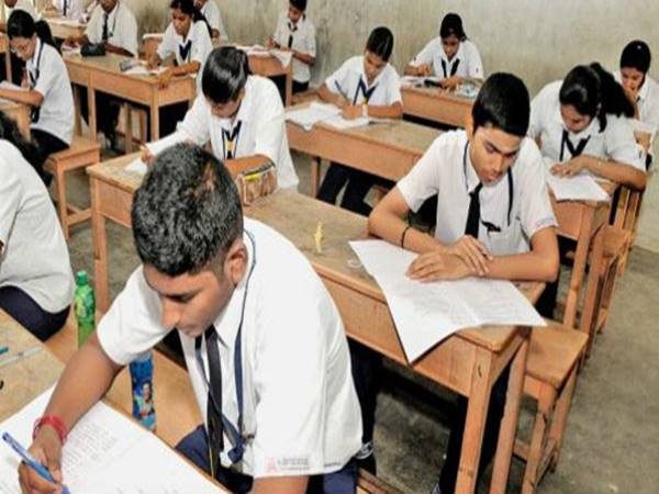 பள்ளி அளவில் தேர்வுகளை நடடத்த முடிவு