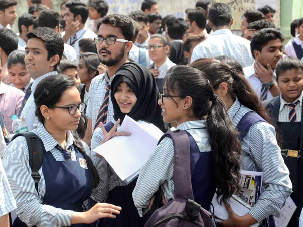 12ம் வகுப்பு தேர்வு ஒத்திவைப்பு