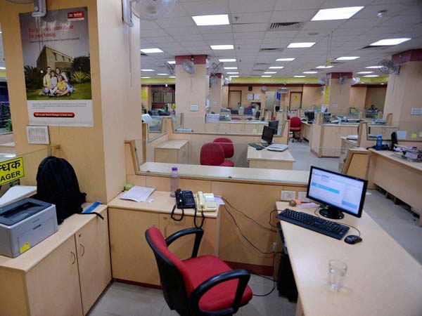 ரூ.30 ஆயிரம் ஊதியத்தில் தமிழ்நாடு மெர்க்கன்டைல் வங்கியில் (TMB) பணியாற்ற ஆசையா? ரூ.30 ஆயிரம் ஊதியத்தில் தமிழ்நாடு மெர்க்கன்டைல் வங்கியில் (TMB) பணியாற்ற ஆசையா?