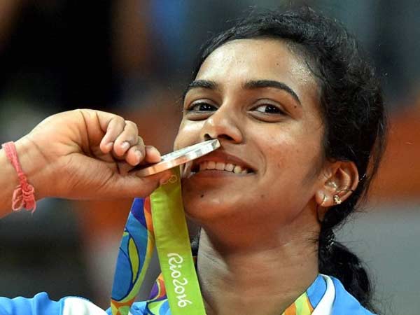 இரு ஒலிம்பிக் பதக்கங்களை வென்ற முதல் இந்திய பெண் யார் தெரியுமா? இரு ஒலிம்பிக் பதக்கங்களை வென்ற முதல் இந்திய பெண் யார் தெரியுமா?